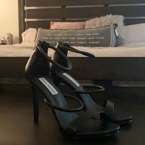 Size 6.5 Classic Black Steve Madden strappy heels
